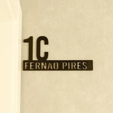 アパート Trindade 19 - 1c Fernao Pires リスボン